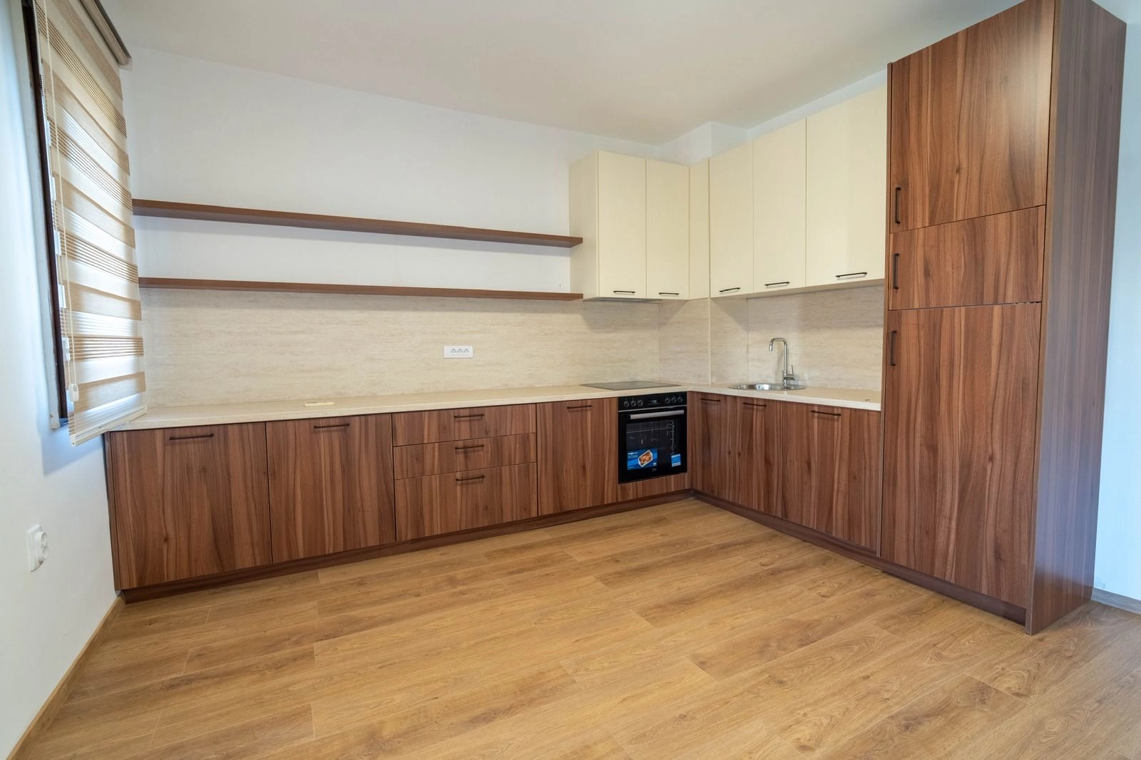 Izdavanje: Trosoban stan 1.102 m² – City kvart, Podgorica — fotografija 2