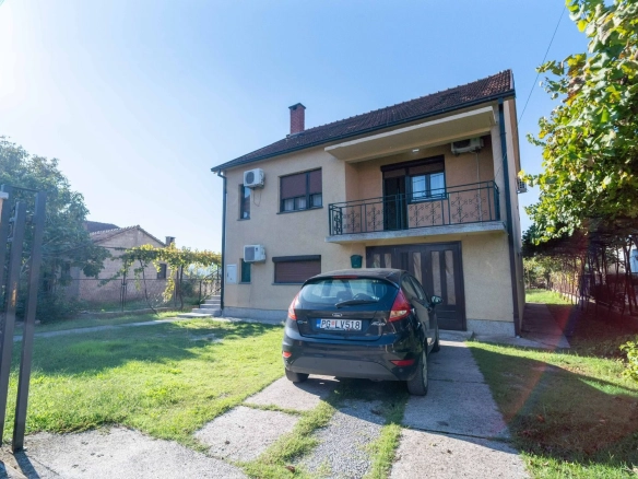 Izdavanje: Trosoban stan 1.102 m² – City kvart, Podgorica — fotografija 5