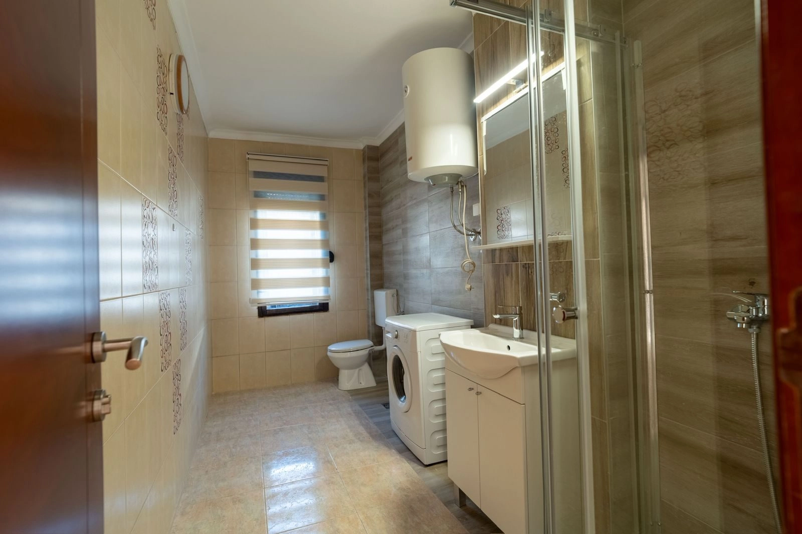 Izdavanje: Trosoban stan 1.102 m² – City kvart, Podgorica — fotografija 6