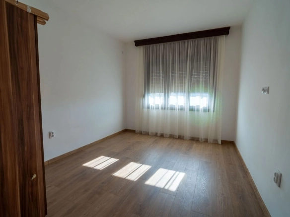 Izdavanje: Trosoban stan 1.102 m² – City kvart, Podgorica — fotografija 7