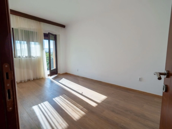 Izdavanje: Trosoban stan 1.102 m² – City kvart, Podgorica — fotografija 8