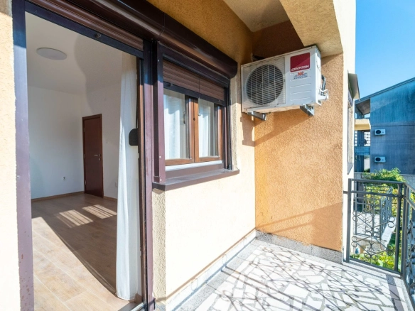 Izdavanje: Trosoban stan 1.102 m² – City kvart, Podgorica — fotografija 10