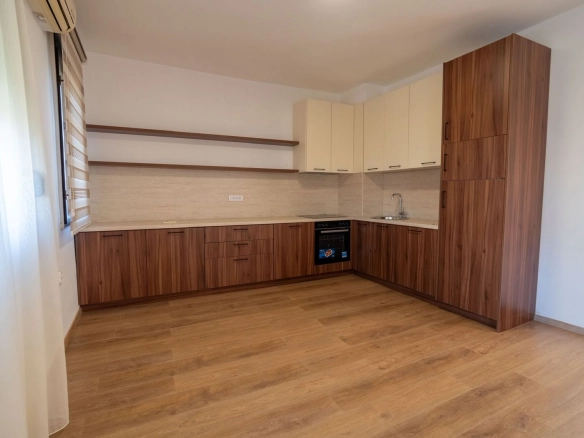 Izdavanje: Trosoban stan 1.102 m² – City kvart, Podgorica — fotografija 11