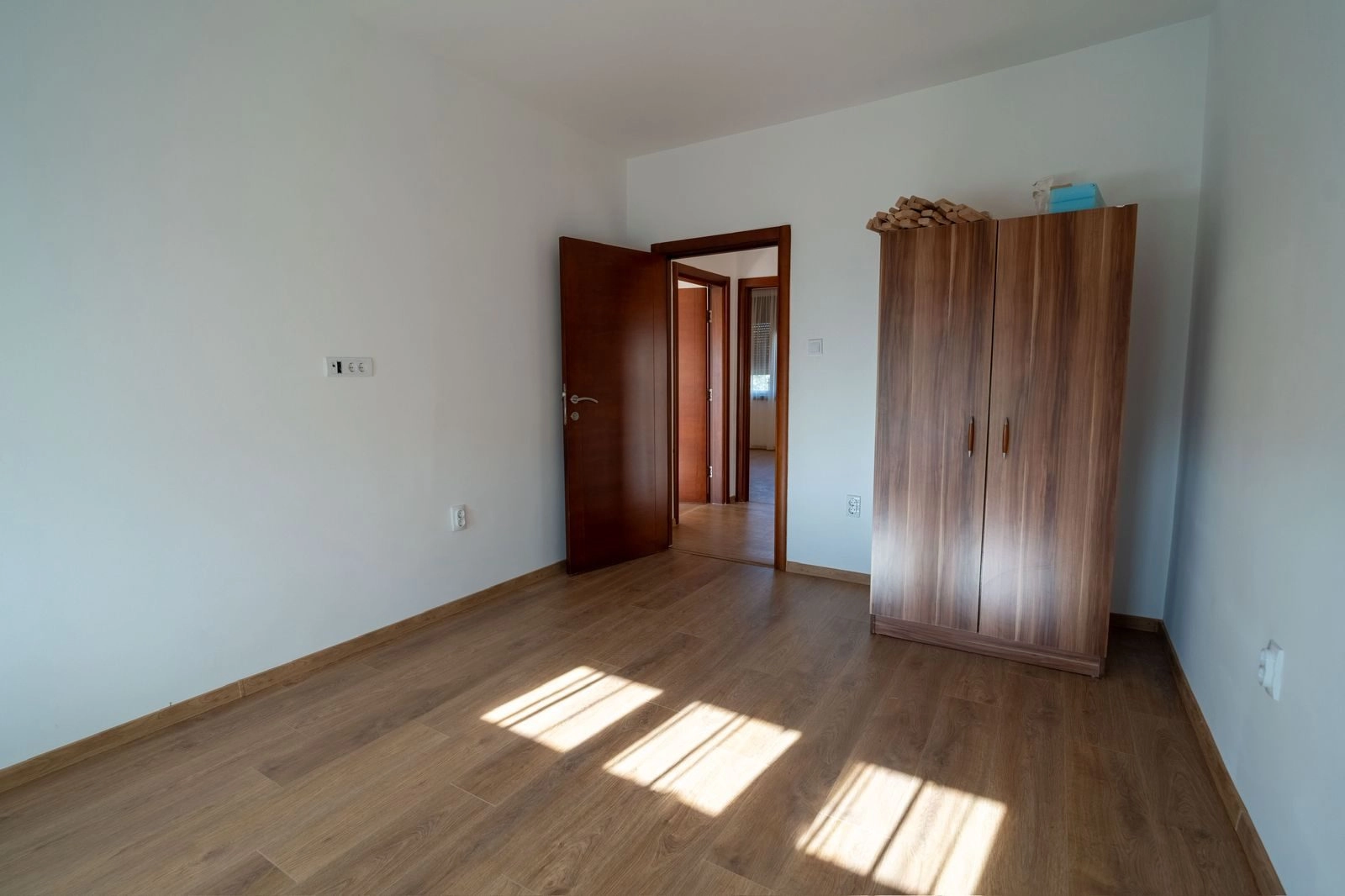 Izdavanje: Trosoban stan 1.102 m² – City kvart, Podgorica — fotografija 12