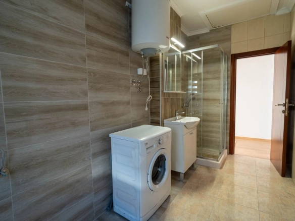 Izdavanje: Trosoban stan 1.102 m² – City kvart, Podgorica — fotografija 13