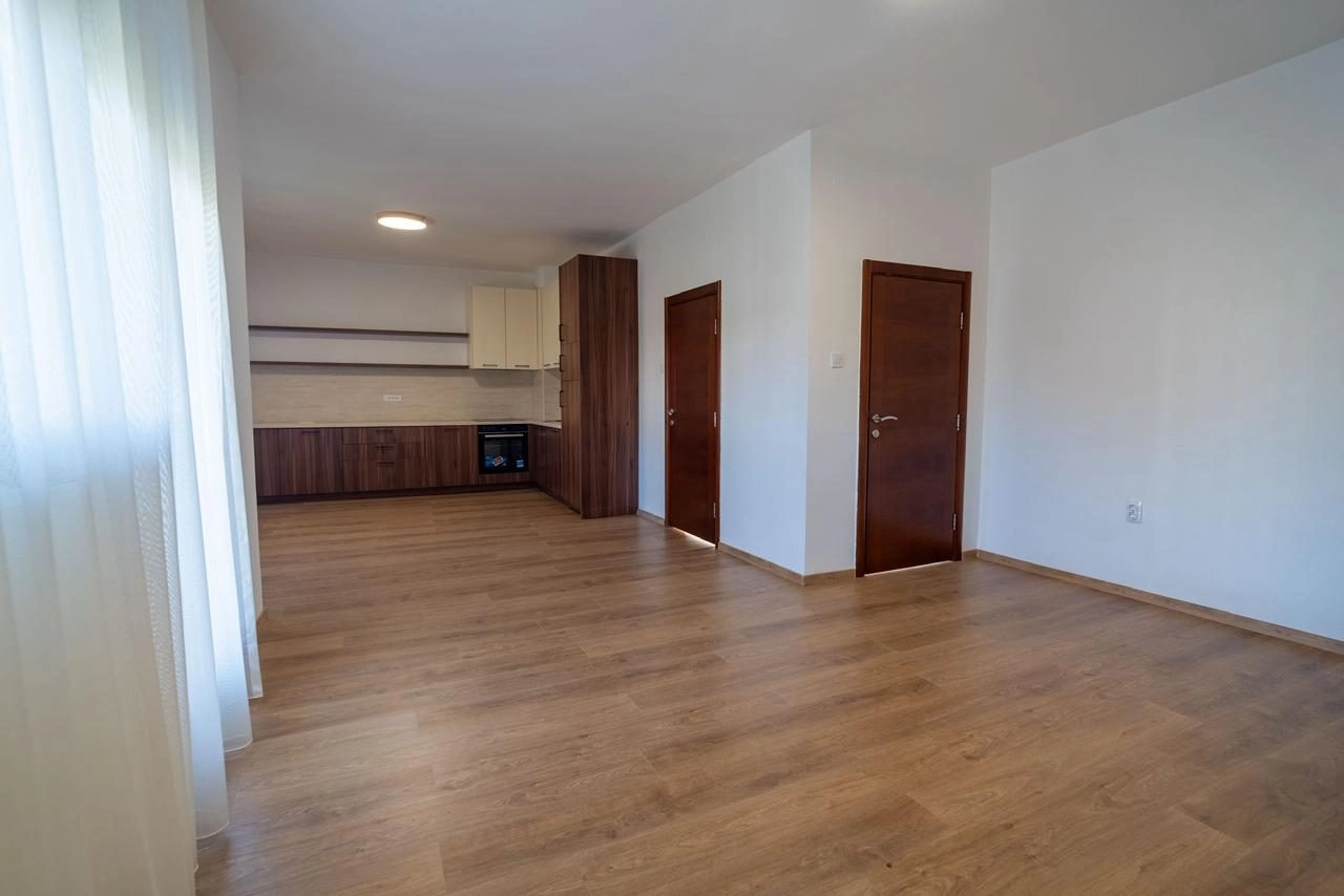 Izdavanje: Trosoban stan 1.102 m² – City kvart, Podgorica — fotografija 14