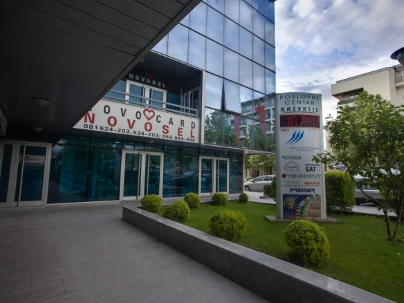 Izdavanje: Poslovni prostor 214 m² – City kej, Podgorica — fotografija 2