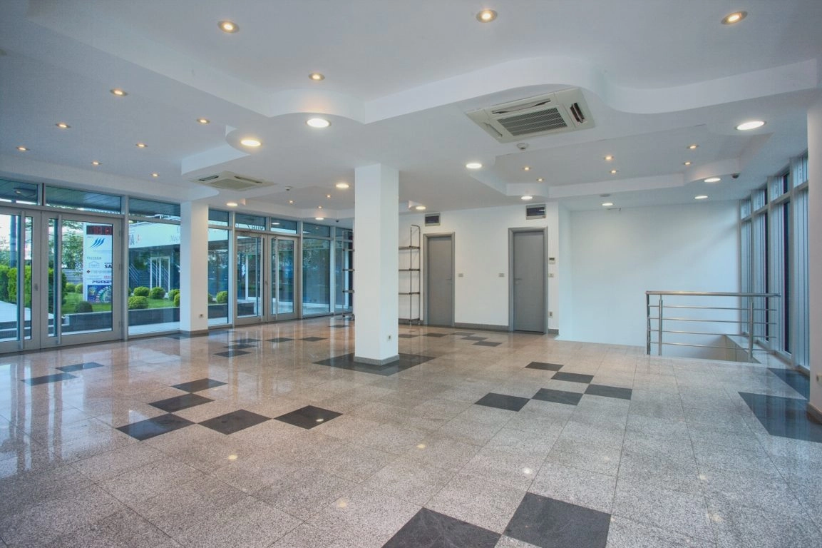 Poslovni-prostor-u-centru-Razvrsje-City-kej-Podgorica-3 Izdavanje: Poslovni prostor 214 m² – City kej, Podgorica — fotografija 4