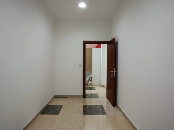 Izdavanje: Poslovni prostor 214 m² – City kej, Podgorica — fotografija 7