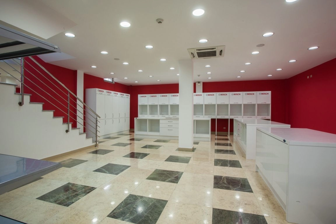 Poslovni-prostor-u-centru-Razvrsje-City-kej-Podgorica-9 Izdavanje: Poslovni prostor 214 m² – City kej, Podgorica — fotografija 10