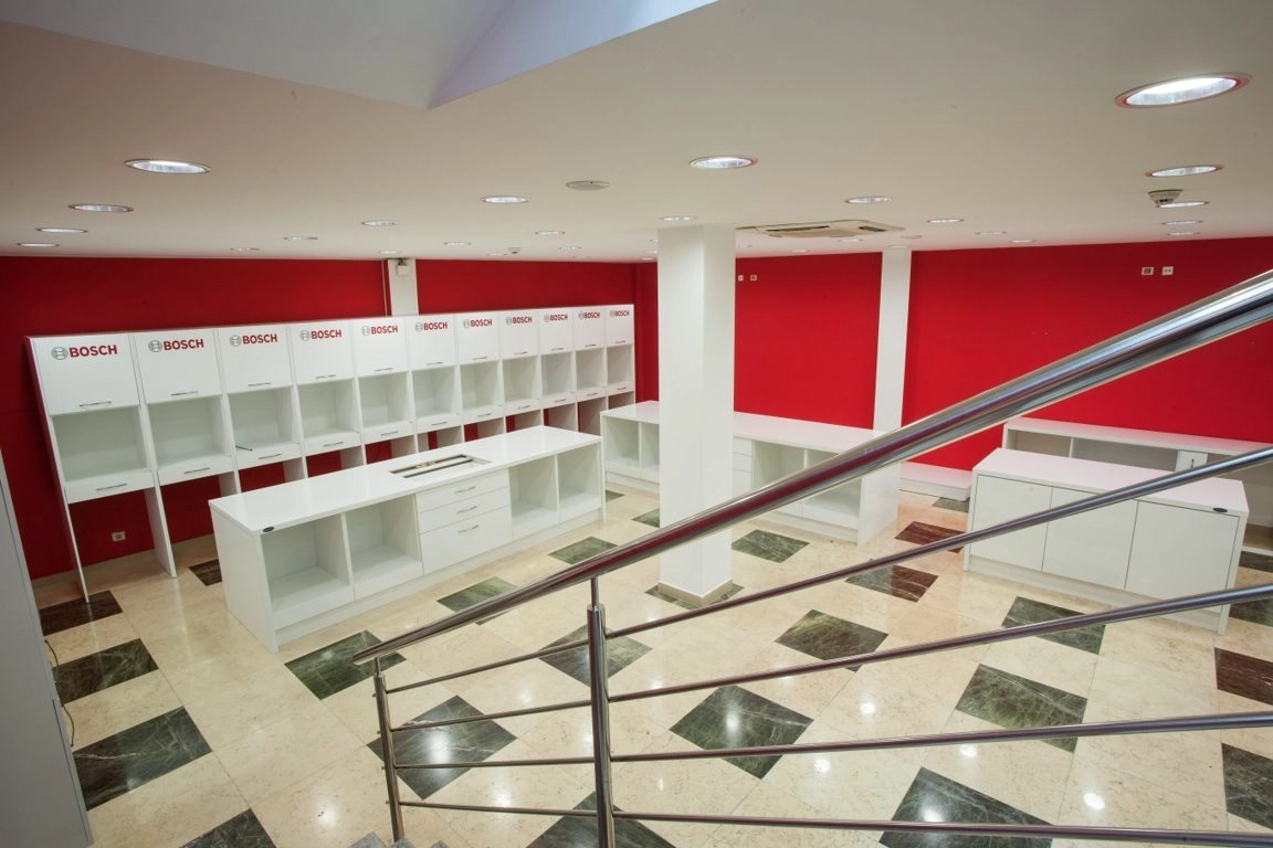 Poslovni-prostor-u-centru-Razvrsje-City-kej-Podgorica-10 Izdavanje: Poslovni prostor 214 m² – City kej, Podgorica — fotografija 11