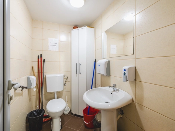 Izdavanje: Poslovni prostor 125 m² – Zabjelo, Podgorica — fotografija 9