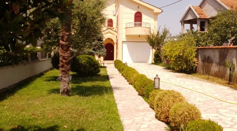 Namještena kuća za izdavanje u Donjoj Gorici