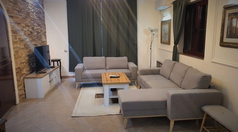 Izdavanje: Kuća 250 m² – Donja Gorica, Podgorica — fotografija 2