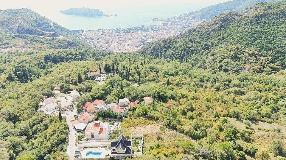 Plac-sa-pogledom-na-more-u-Markovicima-Budva Plac sa pogledom na more u Markovićima