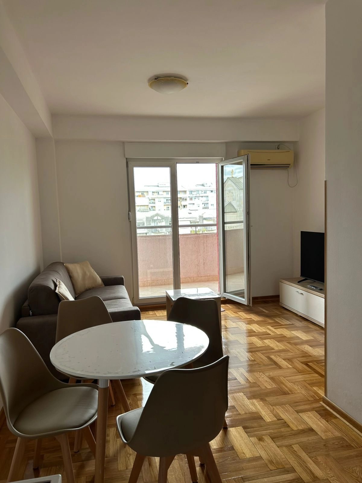 Jednosoban-stan-Preko-Morace-Podgorica-3 Izdavanje: Jednosoban stan 43 m² – Preko Morače, Podgorica — fotografija 4