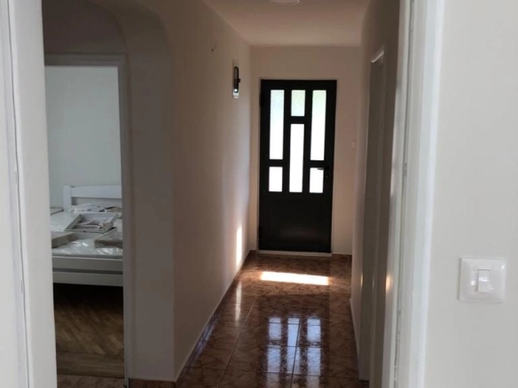 Izdavanje: Dvosoban stan 77 m² – Momišići, Podgorica — fotografija 6