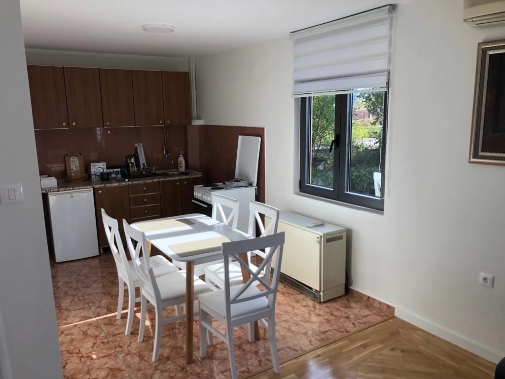 Izdavanje: Dvosoban stan 77 m² – Momišići, Podgorica — fotografija 11