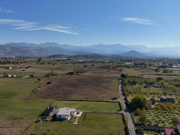 Plac 20.000 m² – Zeta, Podgorica — fotografija 2