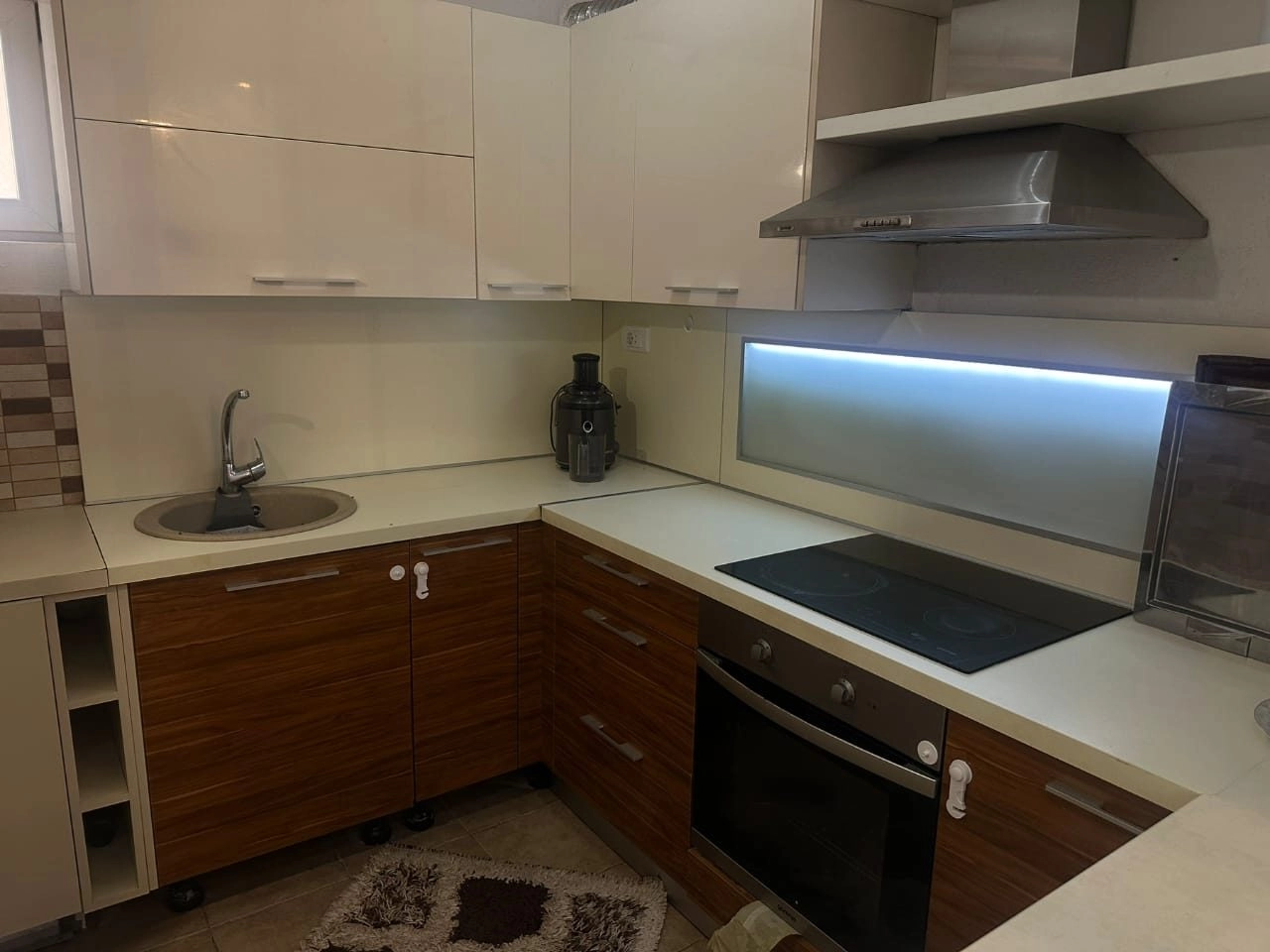 Dvosoban-stan-sa-dvoristem-i-terasom-Konik-Podgorica-3 Izdavanje: Dvosoban stan 75 m² – Konik, Podgorica — fotografija 4