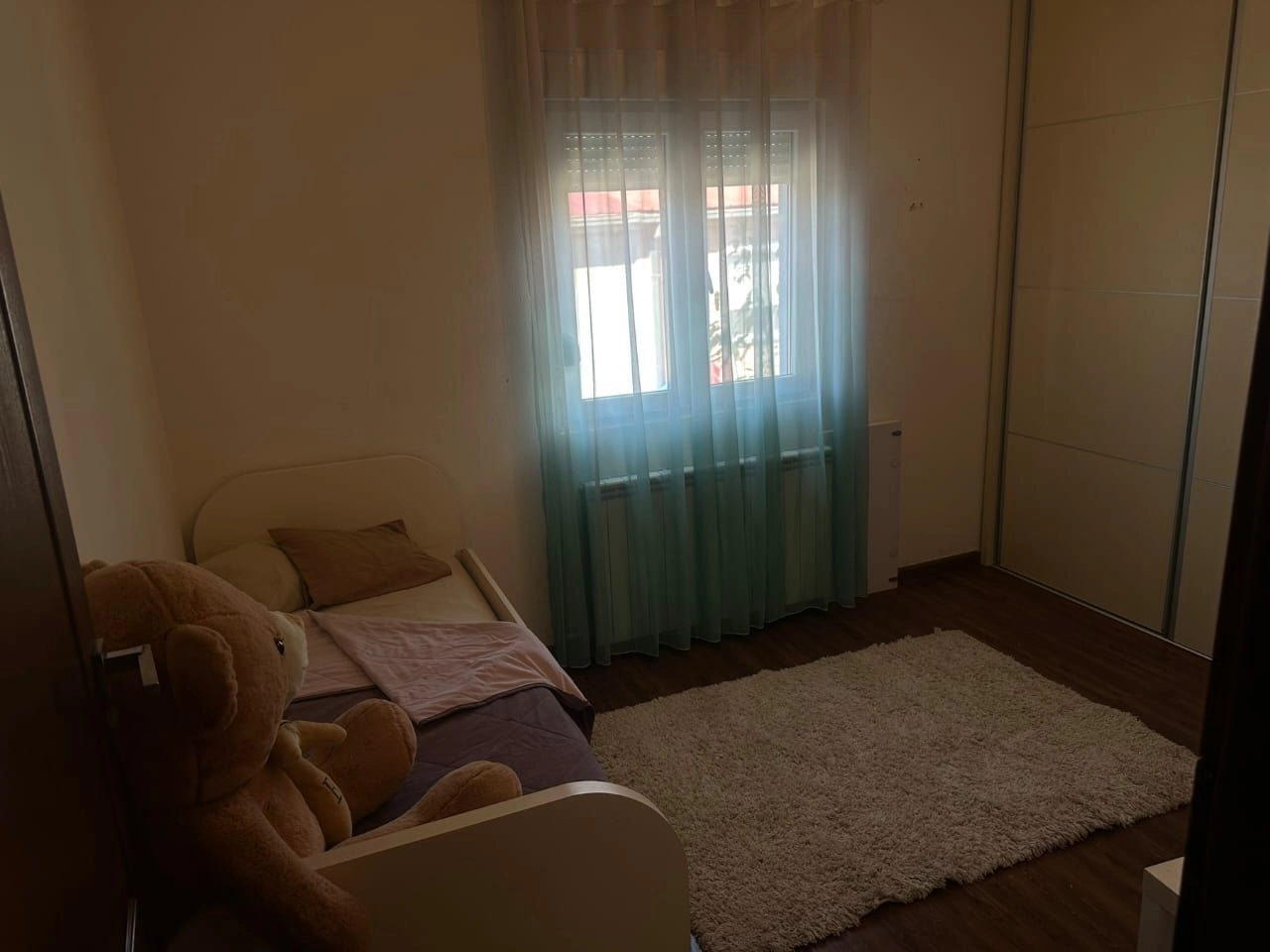 Dvosoban-stan-sa-dvoristem-i-terasom-Konik-Podgorica-4 Izdavanje: Dvosoban stan 75 m² – Konik, Podgorica — fotografija 5