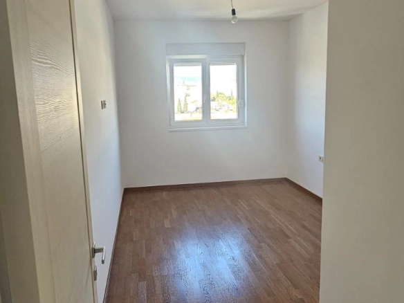 Izdavanje: Dvosoban stan 70 m² – Podgorica — fotografija 12