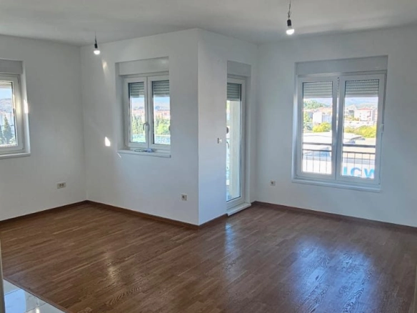 Izdavanje: Dvosoban stan 70 m² – Podgorica — fotografija 15