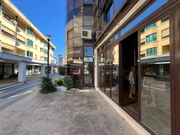 Izdavanje: Poslovni prostor 78 m² – Kruševac, Podgorica — fotografija 4
