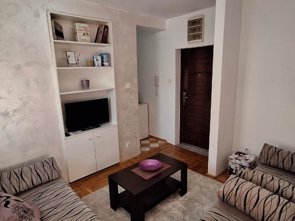 Izdavanje: Jednosoban stan 40 m² – Masline, Podgorica — fotografija 2