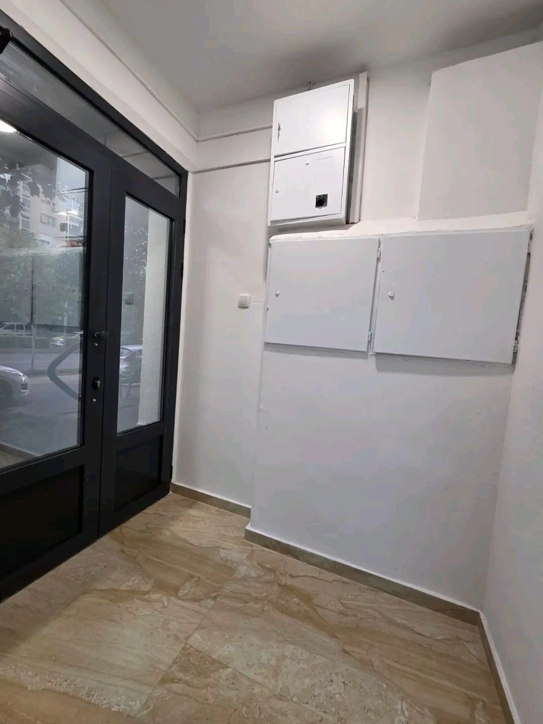 Izdavanje: Poslovni prostor 48 m² – Autobuska stanica, Podgorica — fotografija 5
