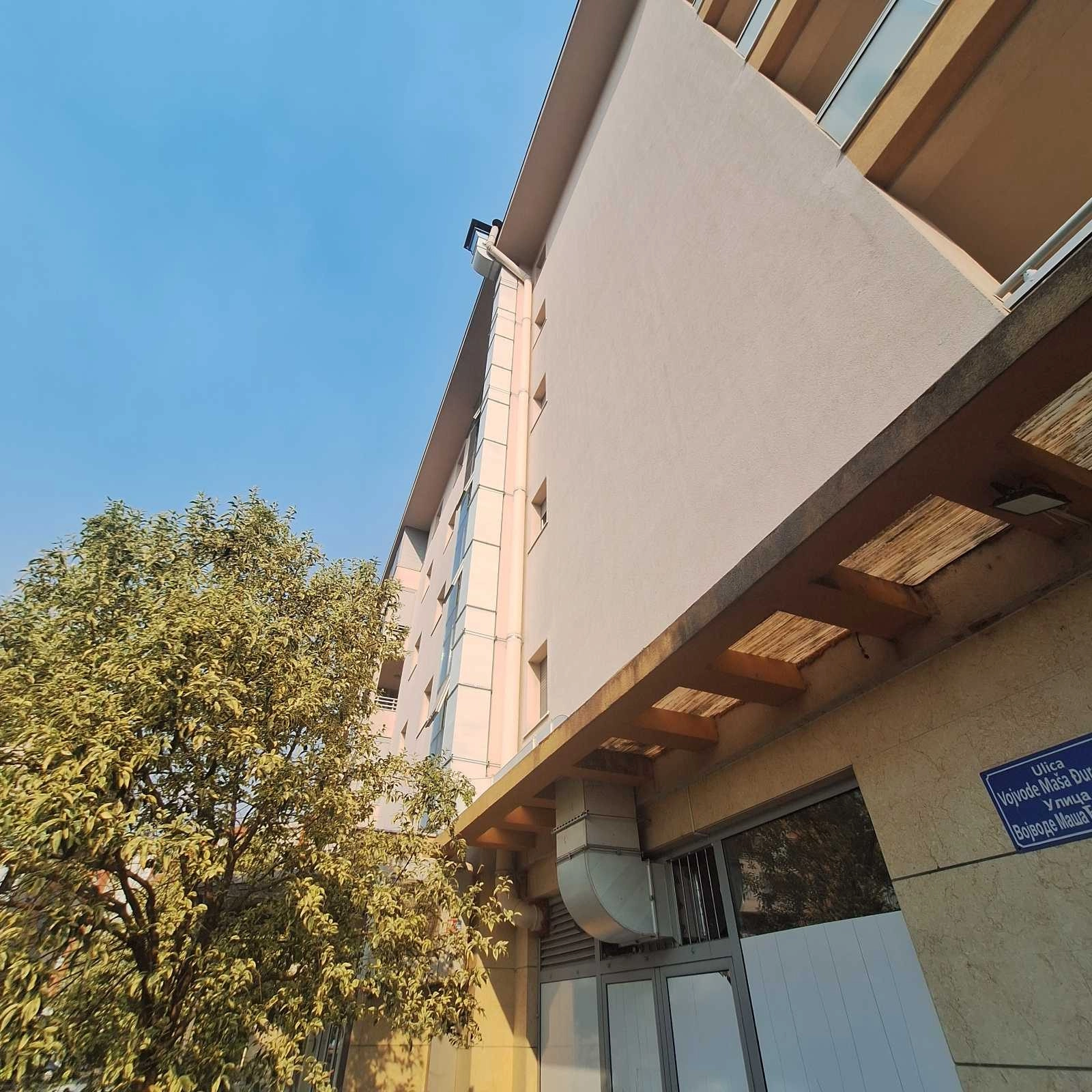 Poslovni-prostor-sa-terasom-City-kvart-Podgorica-4 Izdavanje: Poslovni prostor 300 m² – City kvart, Podgorica — fotografija 5