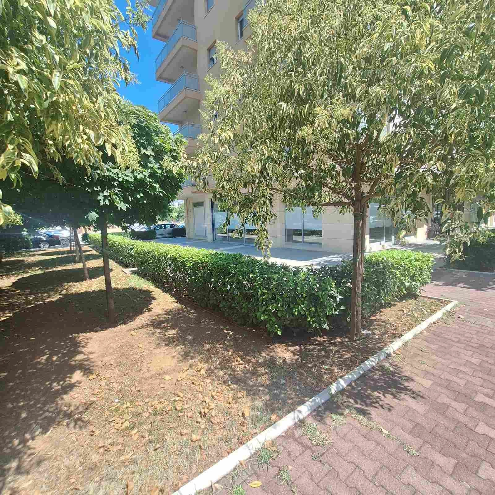 Poslovni-prostor-sa-terasom-City-kvart-Podgorica-7 Izdavanje: Poslovni prostor 300 m² – City kvart, Podgorica — fotografija 8