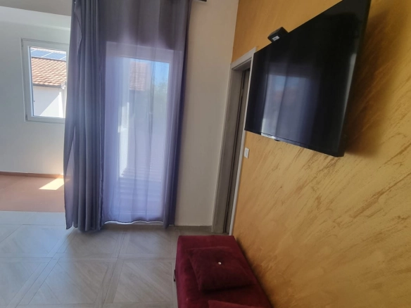 Izdavanje: Jednosoban stan 40 m² – Tološi, Podgorica — fotografija 4
