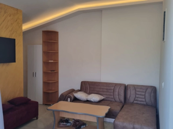 Izdavanje: Jednosoban stan 40 m² – Tološi, Podgorica — fotografija 7