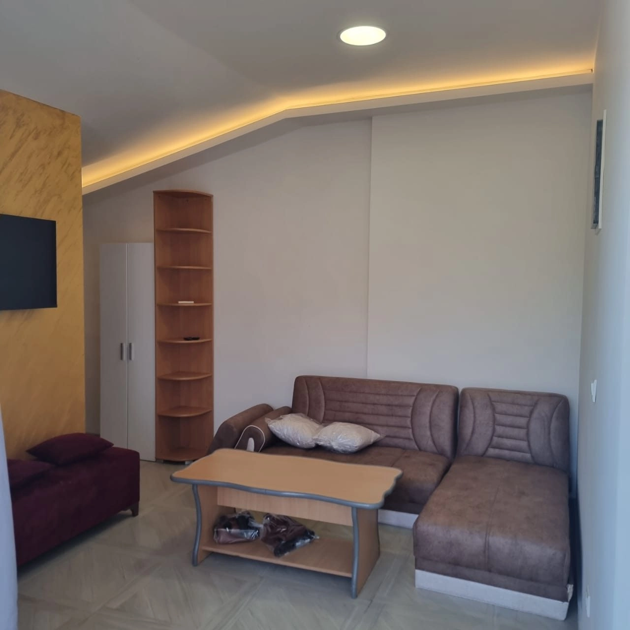 Izdavanje: Jednosoban stan 40 m² – Tološi, Podgorica — fotografija 7