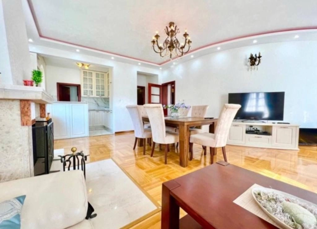 Izdavanje: Kuća 400 m² – Markovići, Budva — fotografija 6