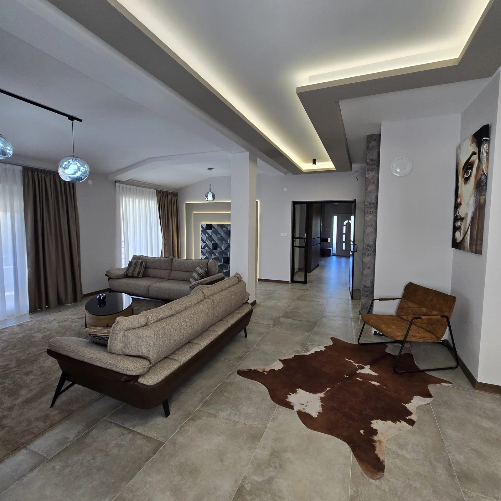 Trosoban-stan-u-Tolosima-Podgorica-1 Izdavanje: Trosoban stan 180 m² – Tološi, Podgorica — fotografija 2