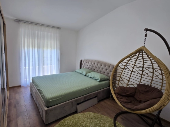Izdavanje: Trosoban stan 180 m² – Tološi, Podgorica — fotografija 4