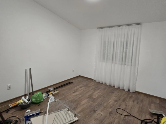 Izdavanje: Trosoban stan 180 m² – Tološi, Podgorica — fotografija 7