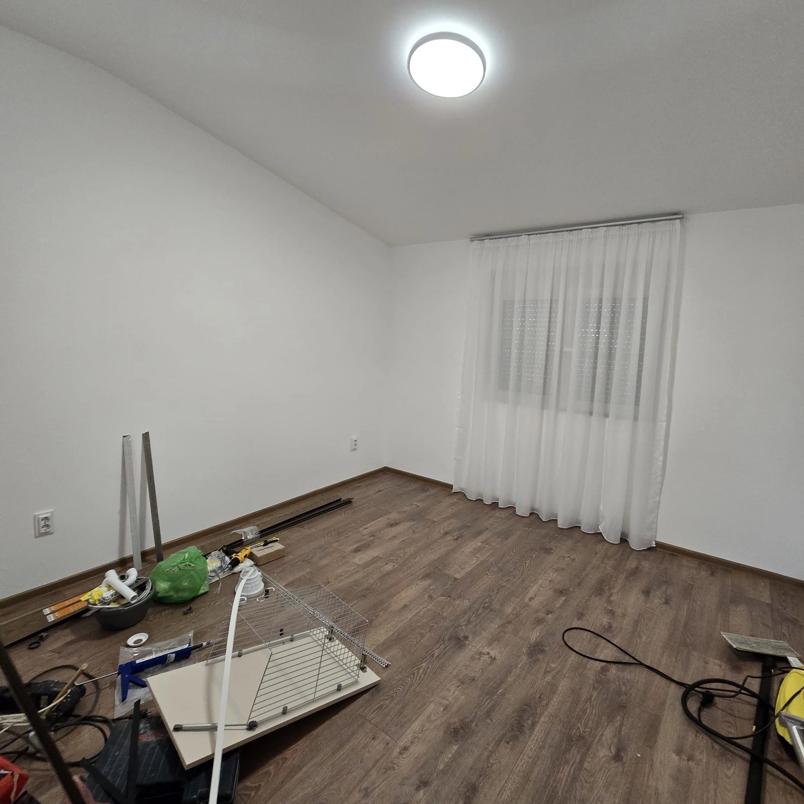 Trosoban-stan-u-Tolosima-Podgorica-6 Izdavanje: Trosoban stan 180 m² – Tološi, Podgorica — fotografija 7