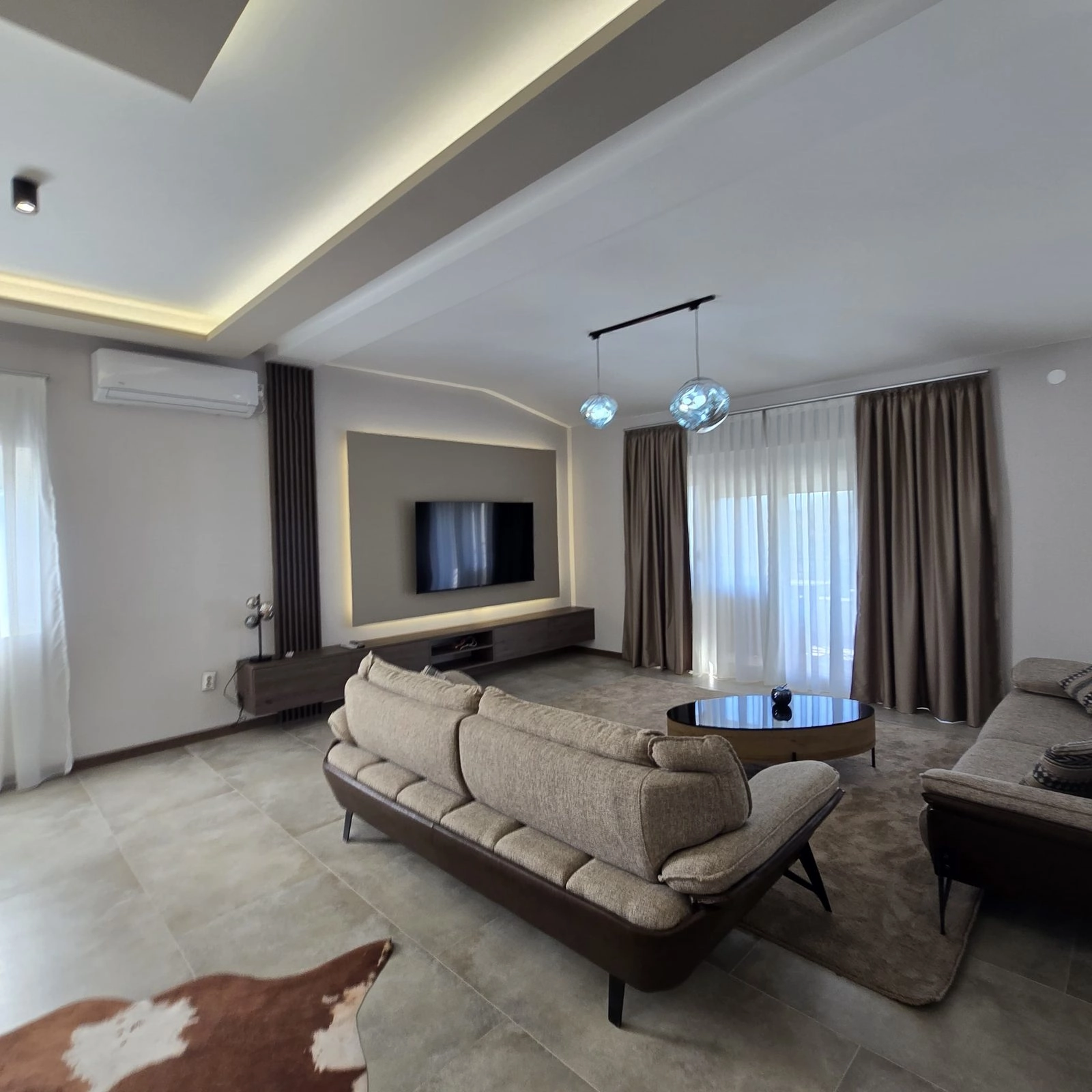 Trosoban-stan-u-Tolosima-Podgorica-8 Izdavanje: Trosoban stan 180 m² – Tološi, Podgorica — fotografija 9