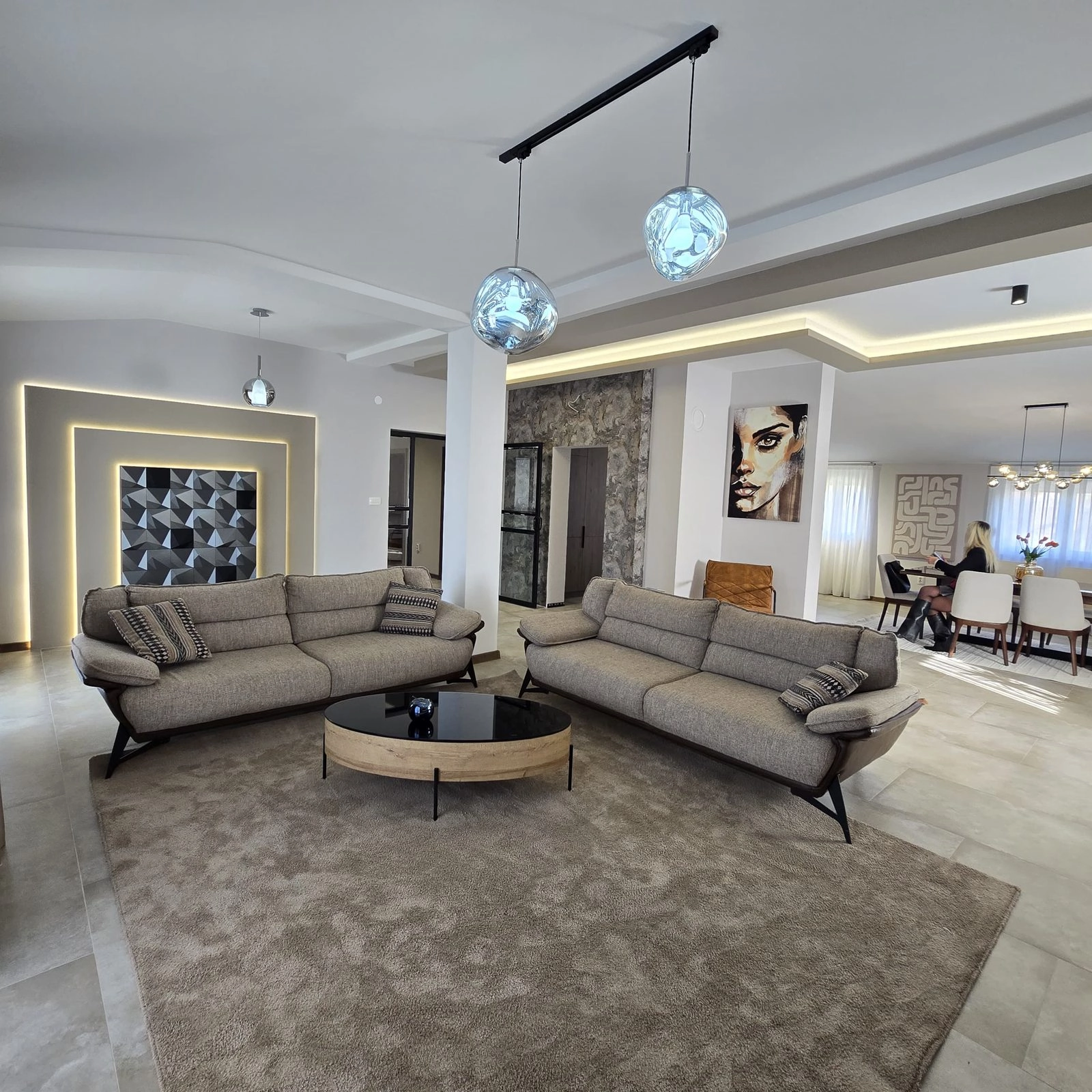 Trosoban-stan-u-Tolosima-Podgorica-12 Izdavanje: Trosoban stan 180 m² – Tološi, Podgorica — fotografija 13