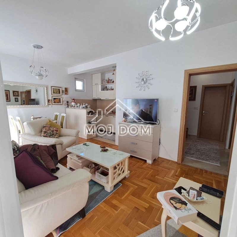 Dvosoban-stan-u-Bloku-VI-Podgorica-3 Dvosoban stan 64 m² – Blok 6, Podgorica — fotografija 4