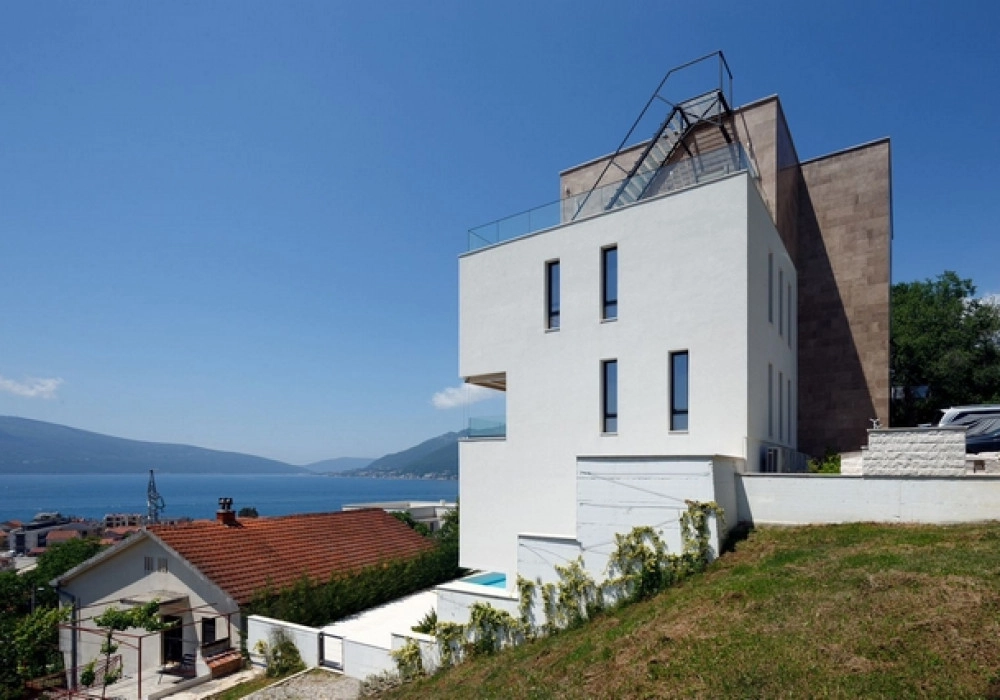 Jednosoban-stan-u-Donjoj-Lastvi-Tivat Jednosoban stan sa bazenom u Donjoj Lastvi
