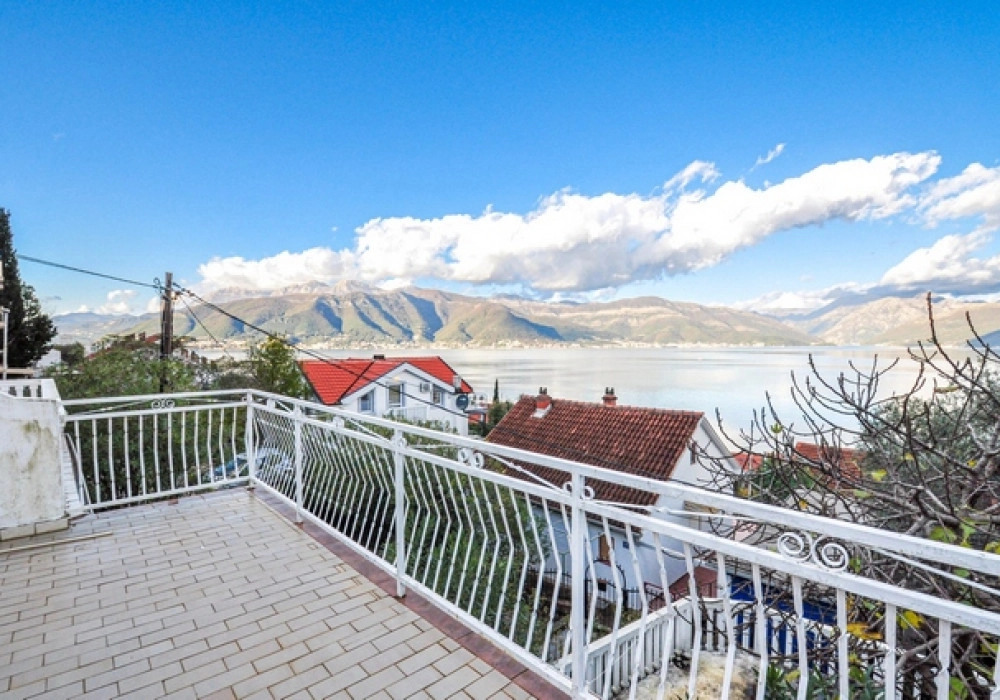 Kuca-sa-cetiri-spavace-sobe-u-Krasicima-Tivat-1 Kuća – Krašići, Tivat — fotografija 2