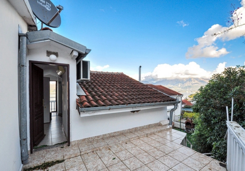Kuca-sa-cetiri-spavace-sobe-u-Krasicima-Tivat-9 Kuća – Krašići, Tivat — fotografija 10
