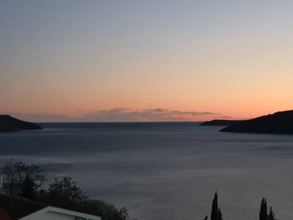 Dvosoban stan 83 m² – Topla, Herceg Novi — fotografija 2