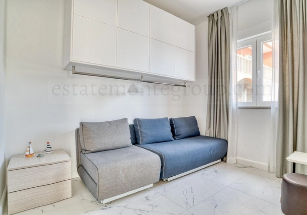 Dvosoban-stan-u-kuci-sa-bazenom-Petrovac-Budva-8 Dvosoban stan 85 m² – Petrovac, Budva — fotografija 9