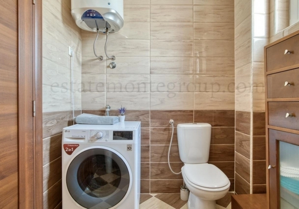 Dvosoban-stan-u-kuci-sa-bazenom-Petrovac-Budva-9 Dvosoban stan 85 m² – Petrovac, Budva — fotografija 10