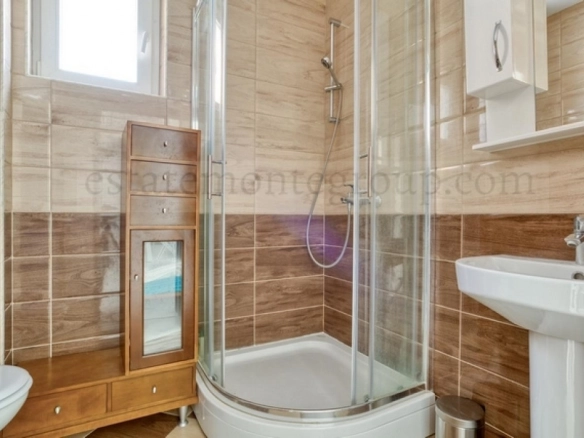 Dvosoban stan 85 m² – Petrovac, Budva — fotografija 12